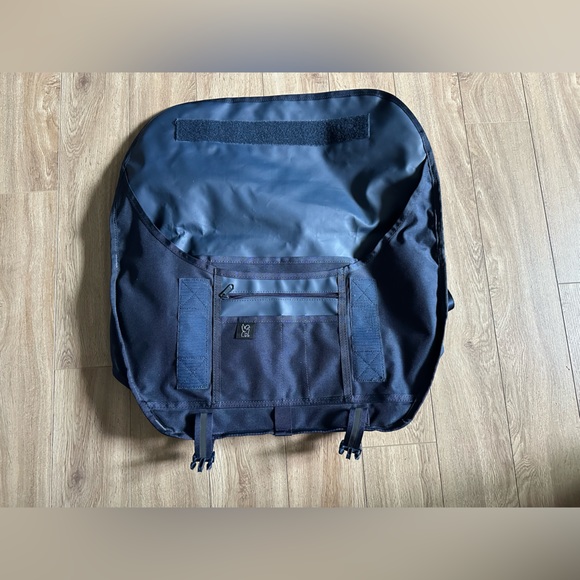 Chrome Messenger Bag - Picture 2 of 6